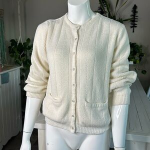 Vintage knit cardigan Cottage Core cream  coloured ladies size small